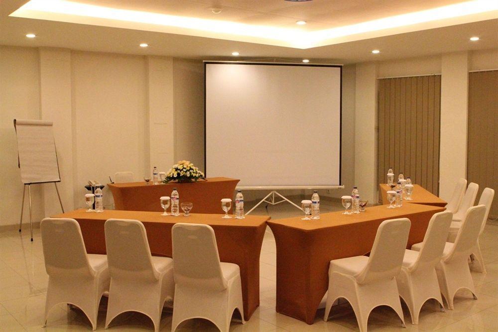 Jentra Dagen Hotel Malioboro Джокьякарта Экстерьер фото