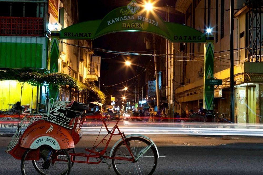 Jentra Dagen Hotel Malioboro Джокьякарта Экстерьер фото